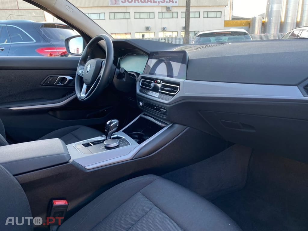 BMW 330 e Line Sport Auto
