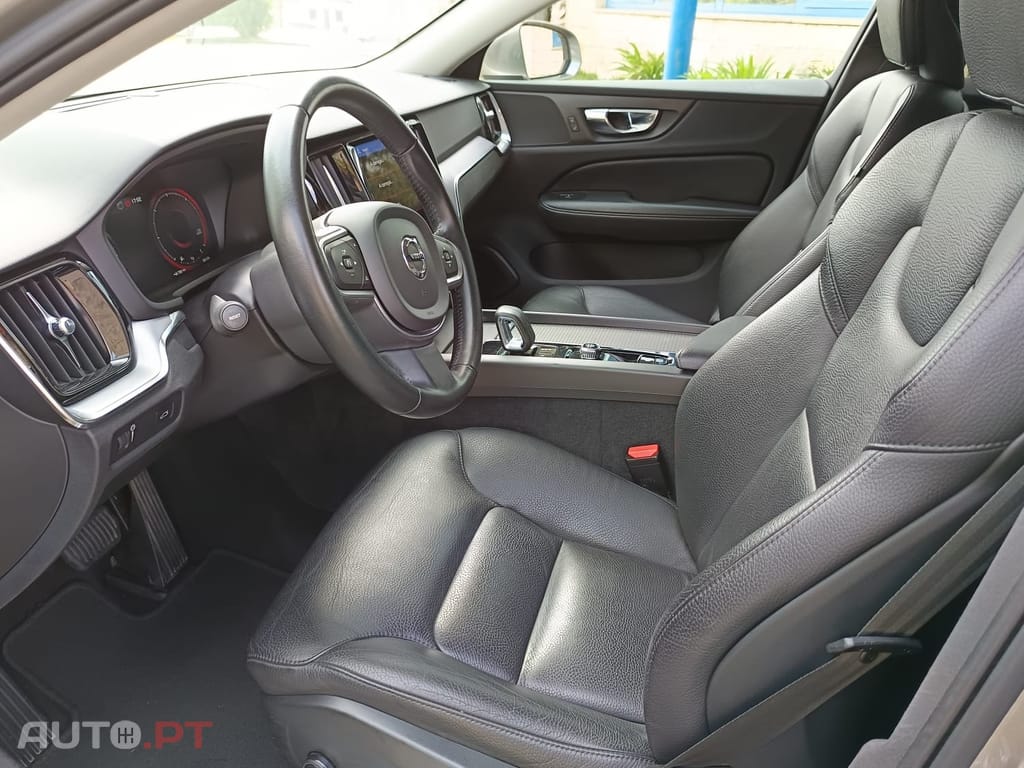 Volvo V60 2.0 B4 Momentum Plus Geartronic