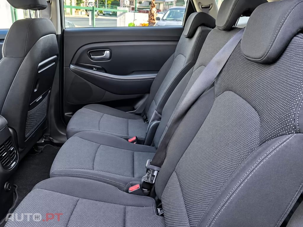 Kia Carens 1.7 CRDi ISG TX 7DCT