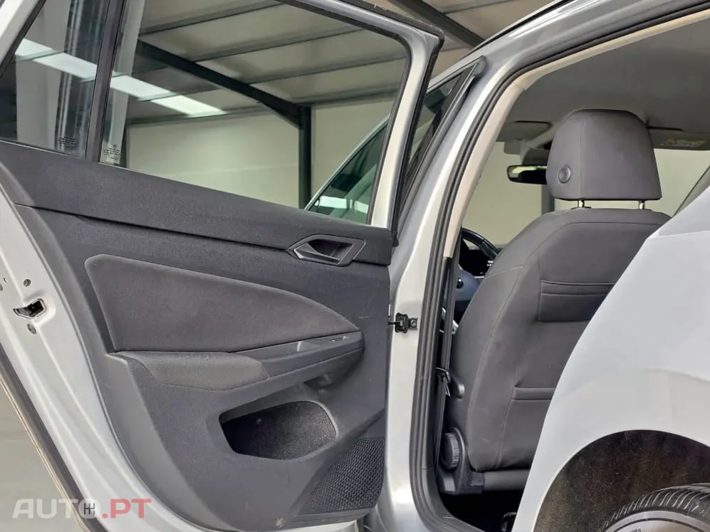 Volkswagen Golf Variant 1.0 eTSI OPF DSG Life