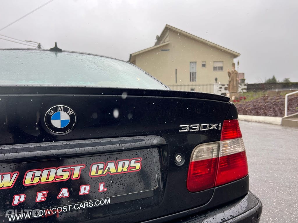 BMW 330 iX