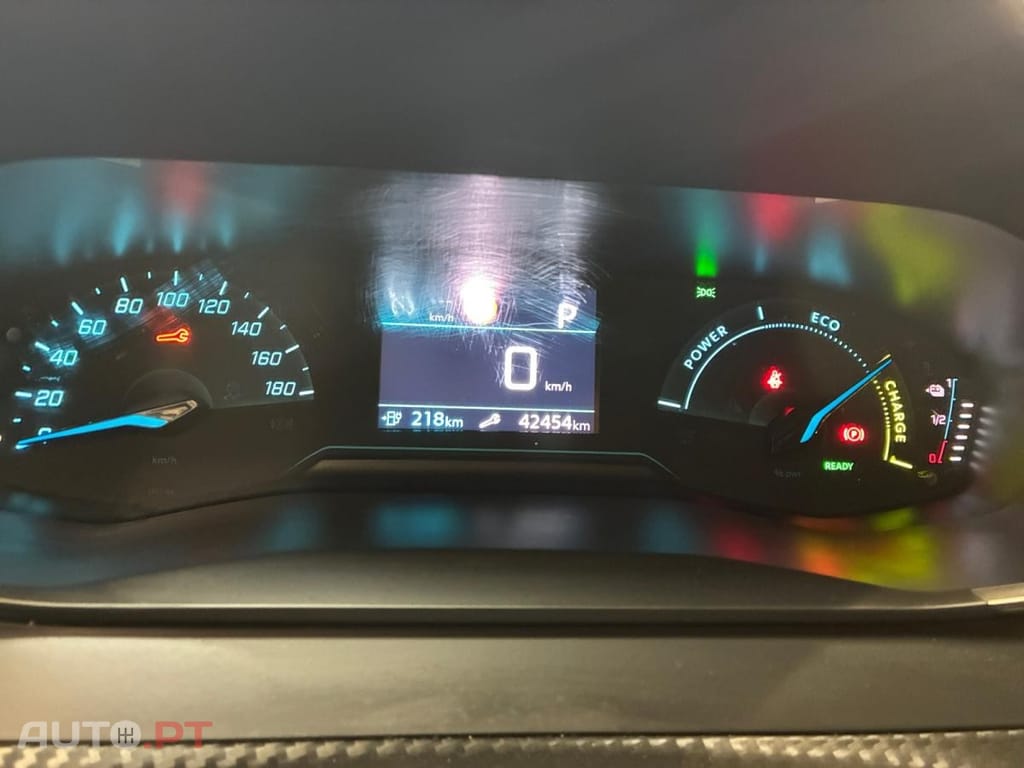 Peugeot E-2008 50 kWh Allure Pack