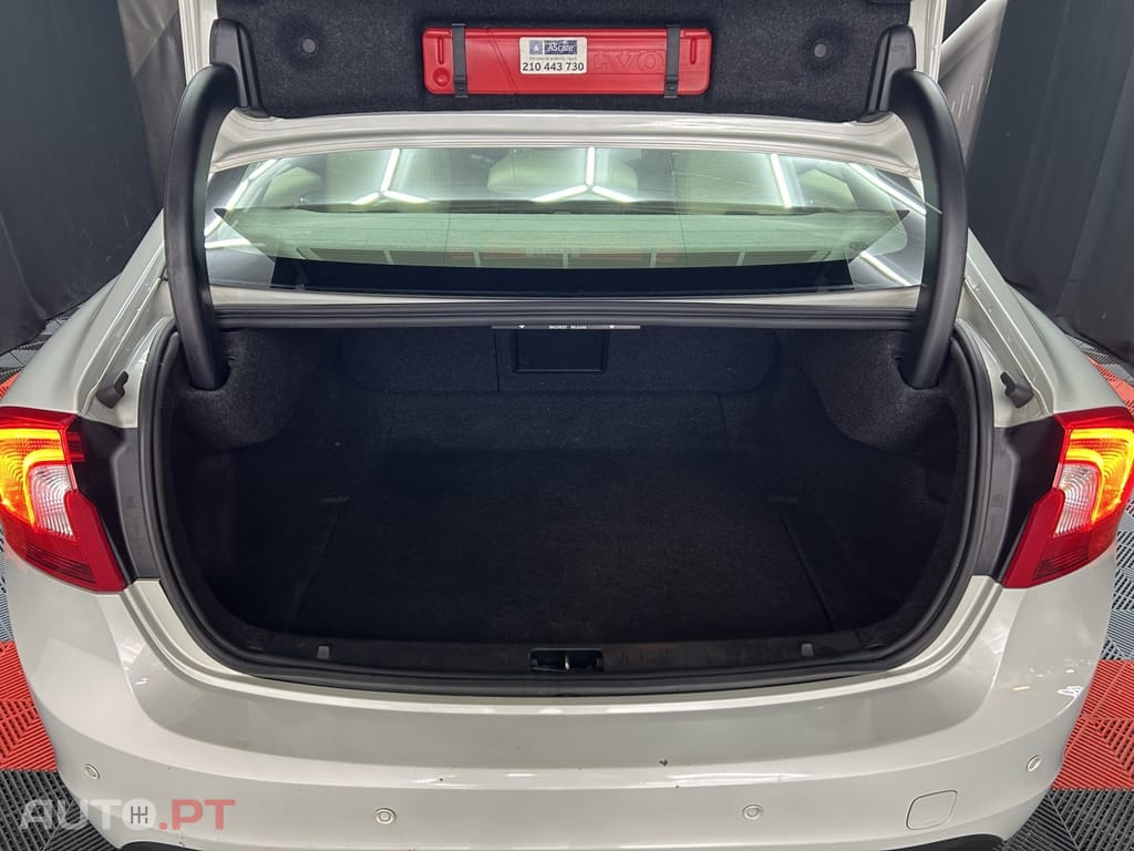 Volvo S60 2.0 D3 Momentum Geartronic