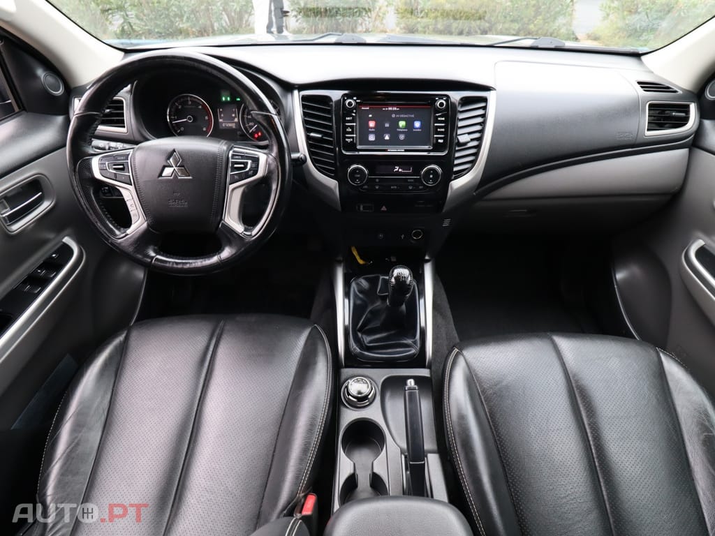 Mitsubishi L200 2.4 DI-D CD Invite Strakar Look 4WD