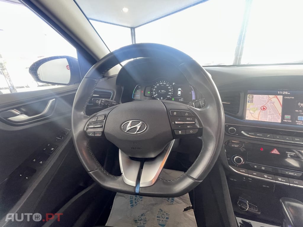 Hyundai Ioniq 1.6 GDI HEV Hybrid Tech