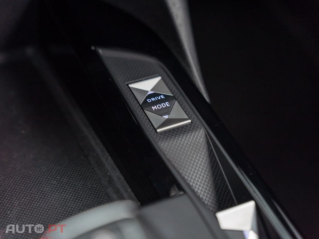 DS DS3 Crossback E-Tense Performance Line