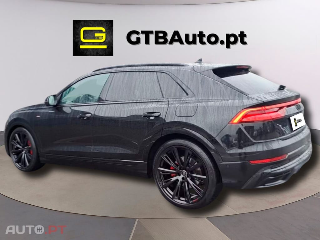 Audi Q8 55 TFSIe quattro S-Line 