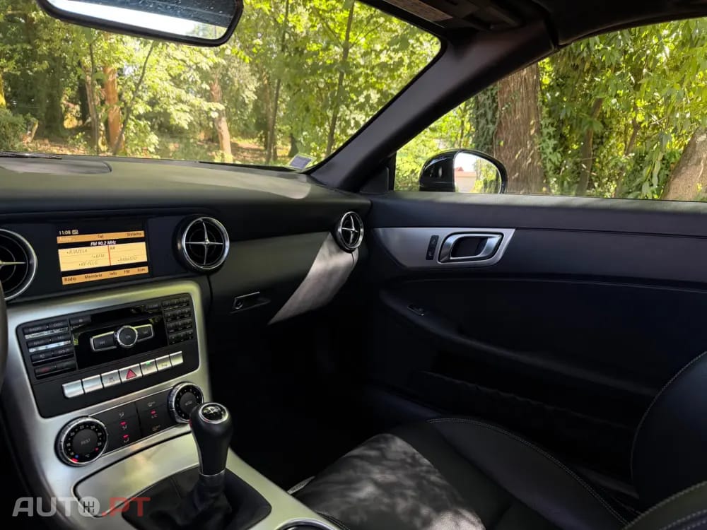 Mercedes-Benz SLK 200 Outro