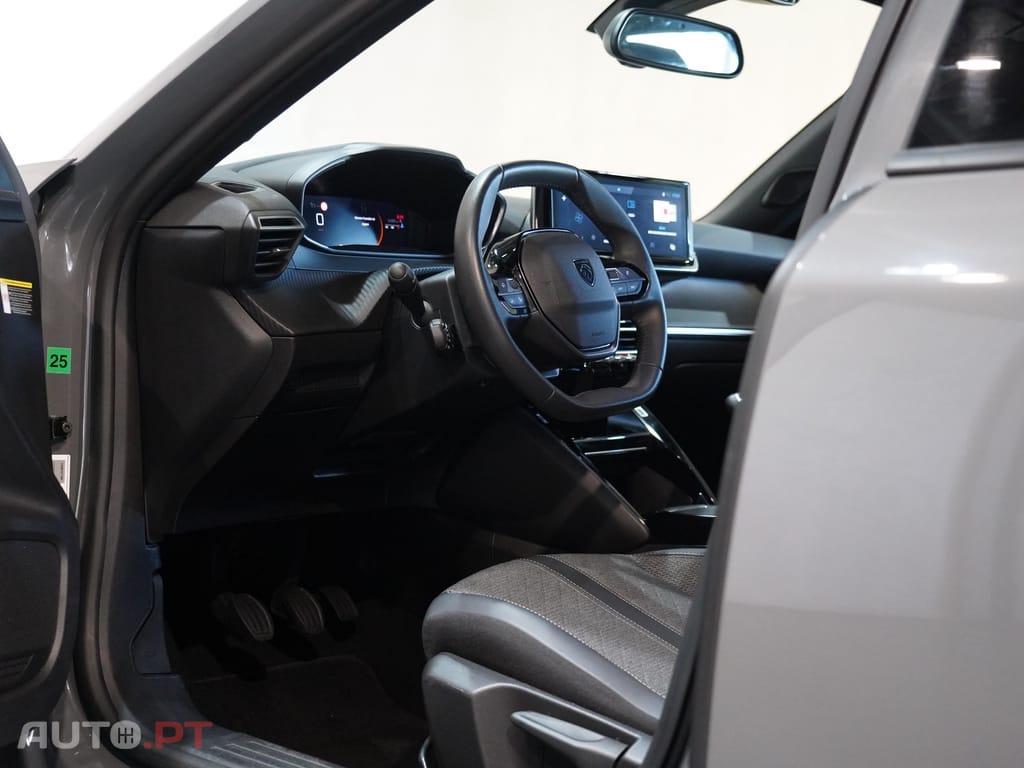 Peugeot 2008 1.2 PureTech Allure