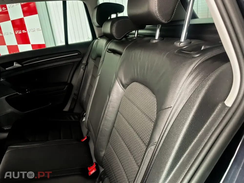 Volkswagen Golf Variant 1.6 TDi GPS Edition — fotografia 13