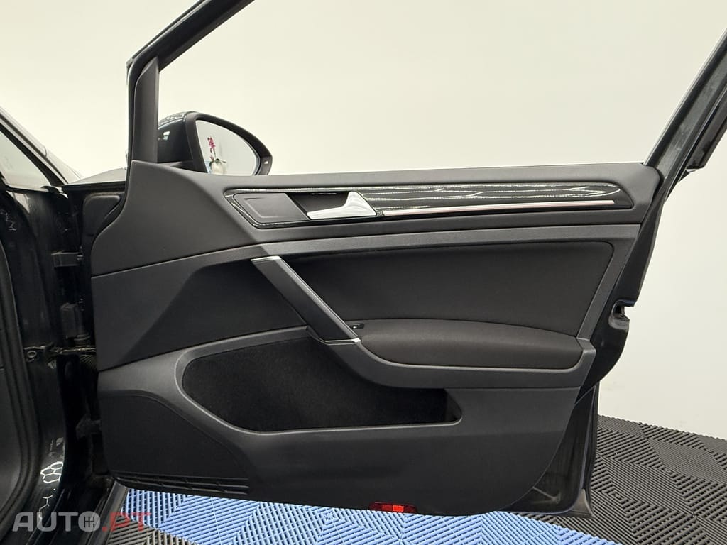 Volkswagen Golf 2.0 TSI GTI DSG