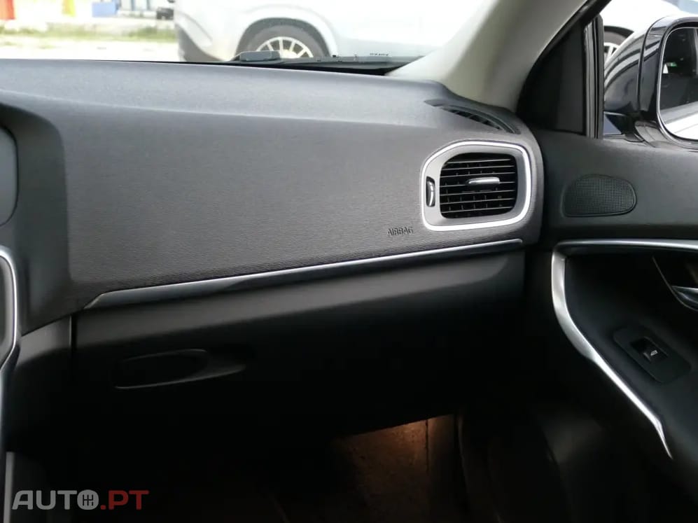 Volvo V40 1.6 D2 Momentum