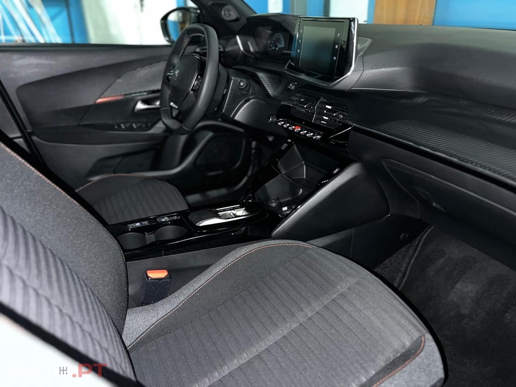 Peugeot E-2008 50 kWh Allure