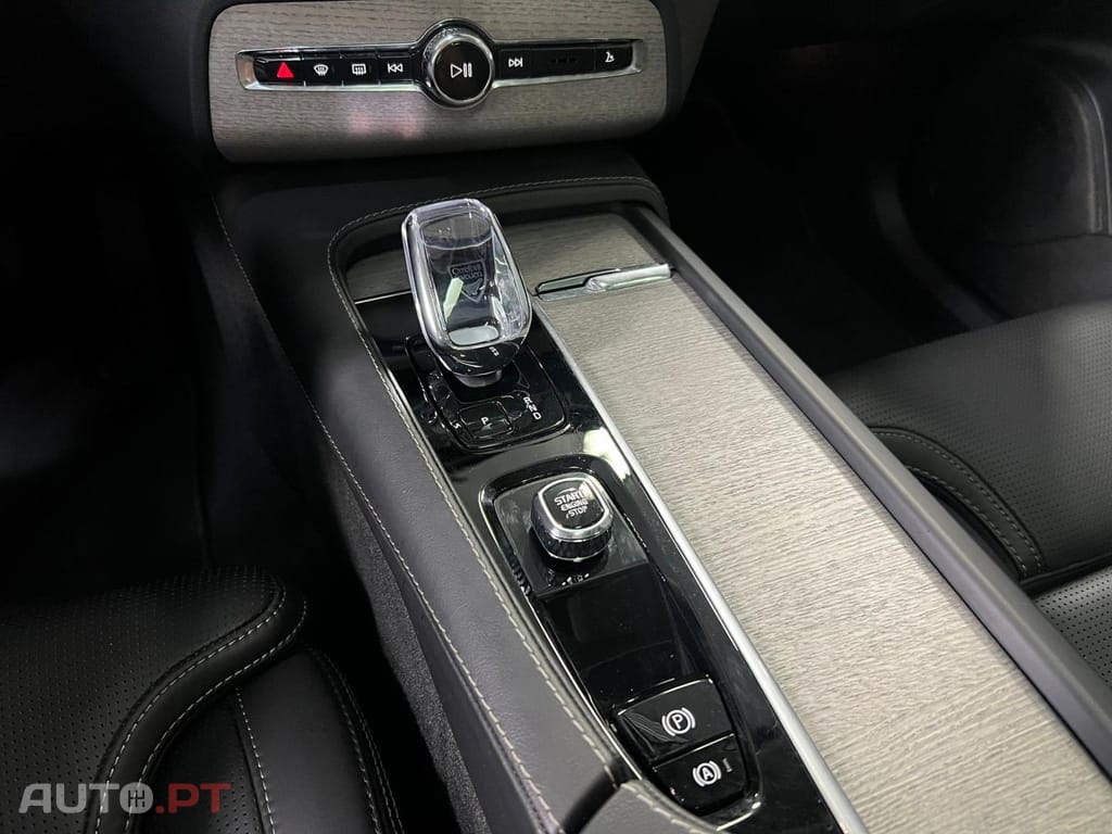 Volvo XC90 T8 455 PHEV AWD Ultimate Dark Auto