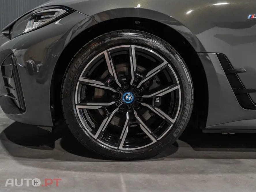 BMW i4 eDrive40 Pack Desportivo M Pro