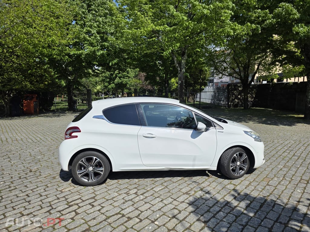Peugeot 208 1.6 e-HDi Ice Velvet