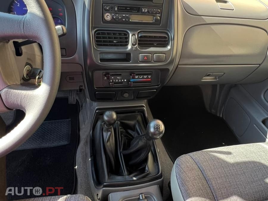 Nissan Navara 2.5 td