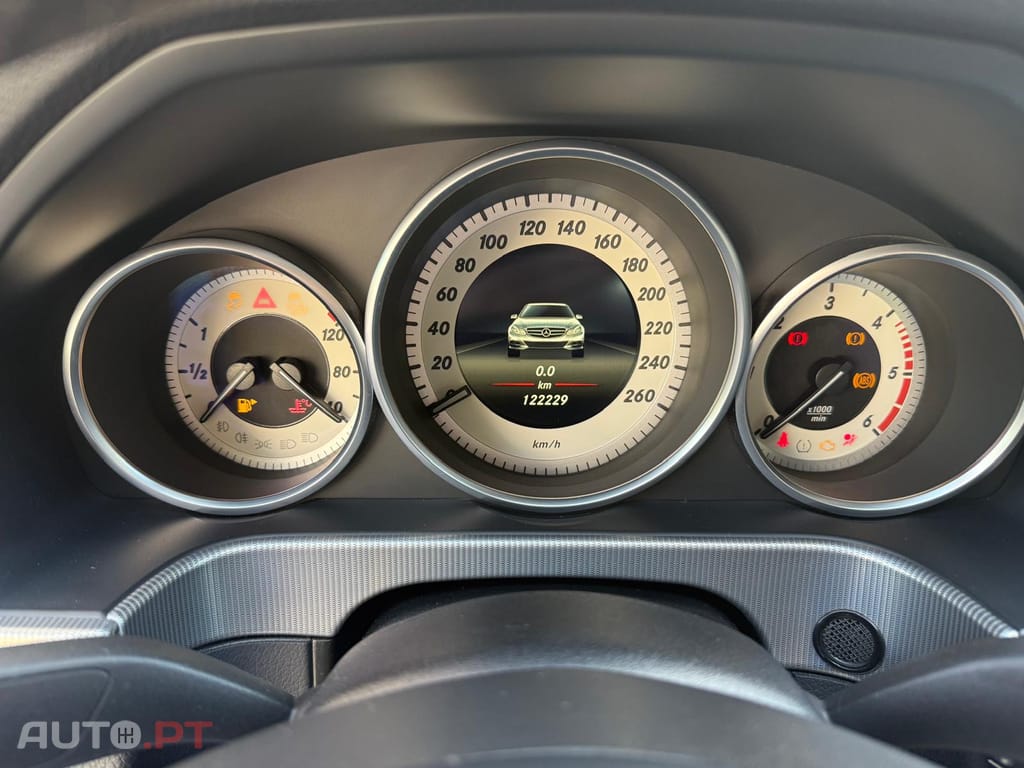 Mercedes-Benz E 250 AVANTGARDE