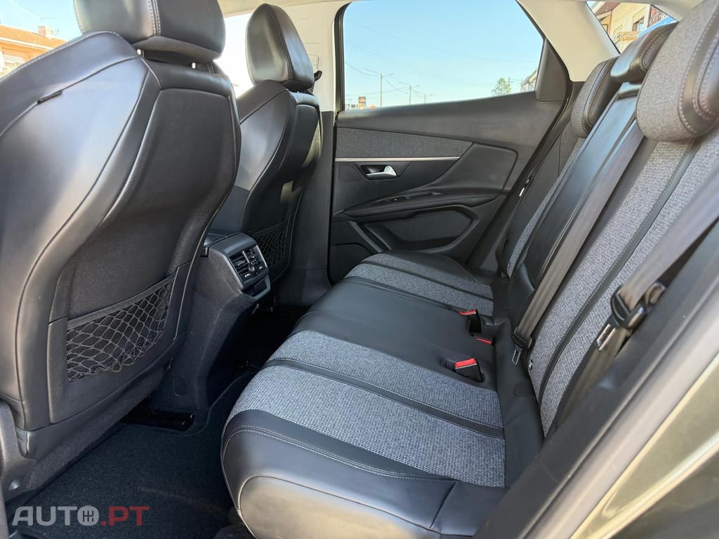 Peugeot 3008 1.5 BlueHDi Allure