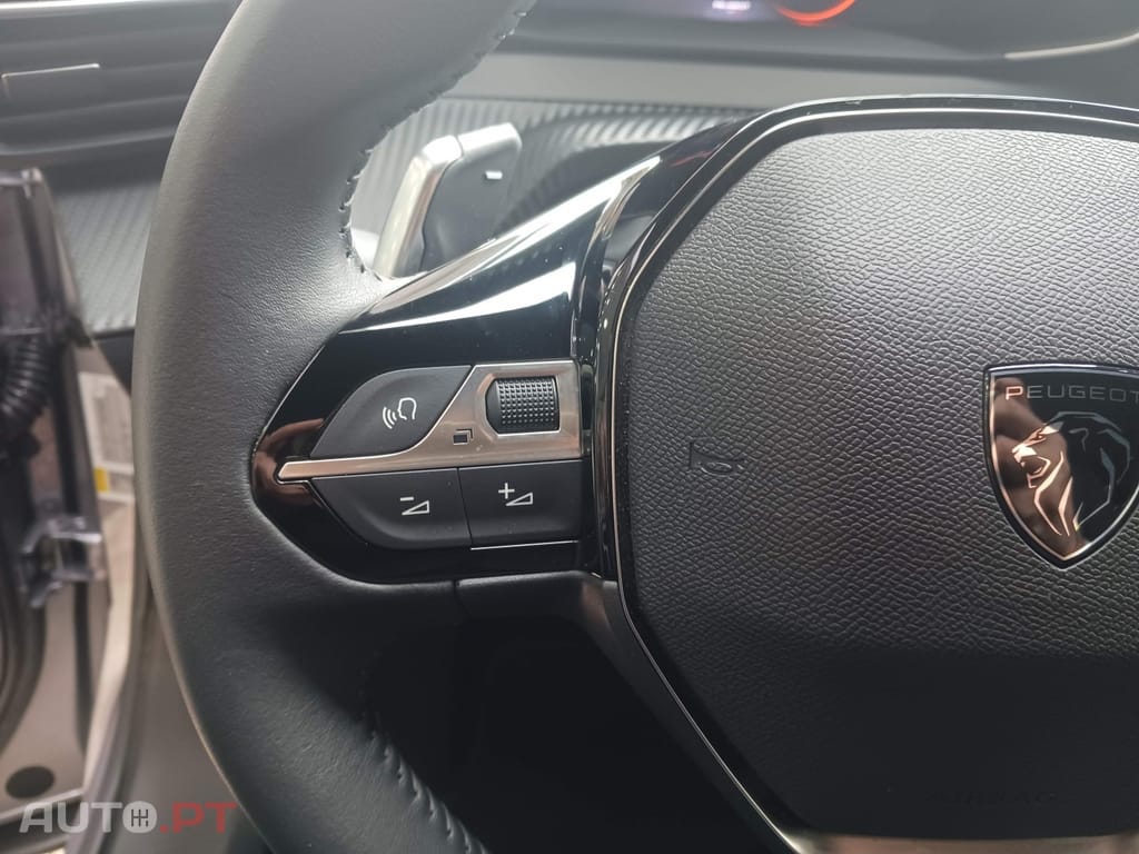 Peugeot 2008 1.2 PureTech Allure EAT8
