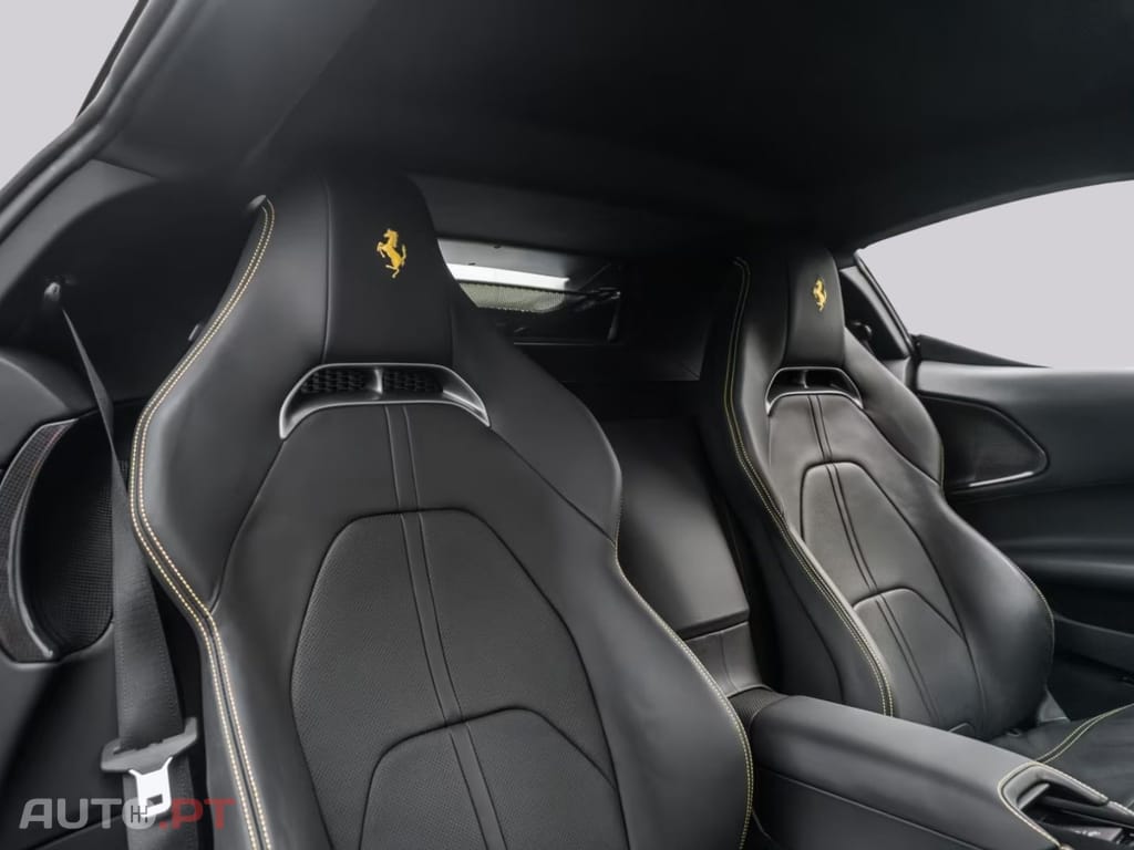 Ferrari SF90 Stradale I.V.A DEDUTIVEL