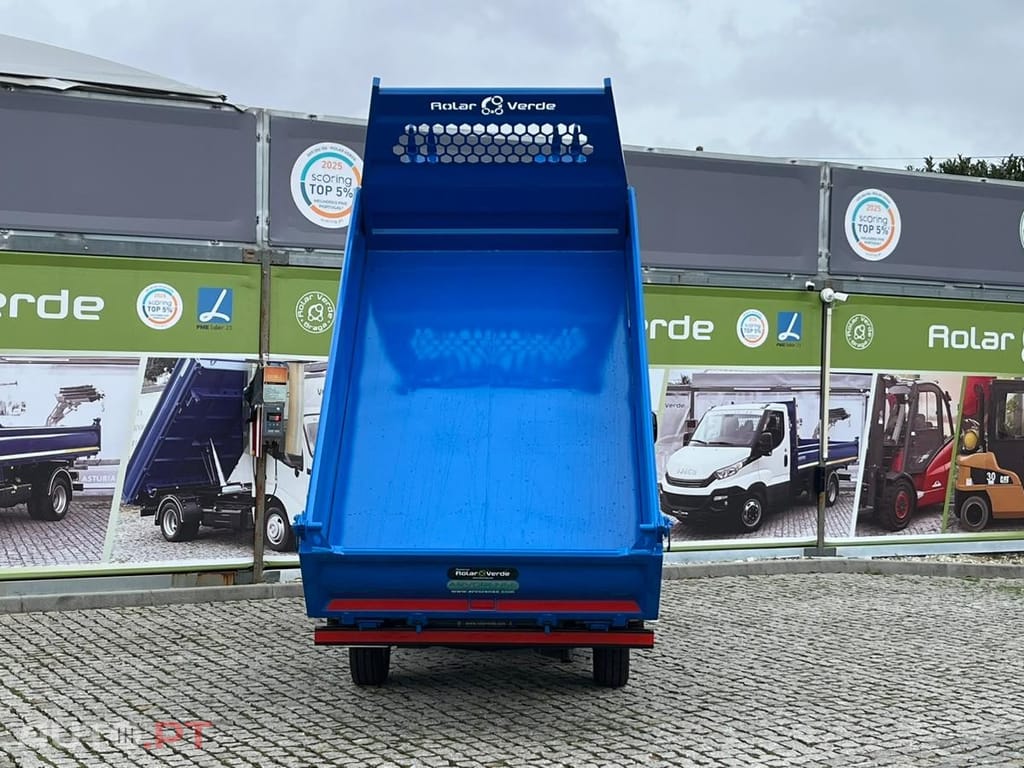 Toyota Dyna 3.0 - 144 CV  BASCULA TRILATERAL