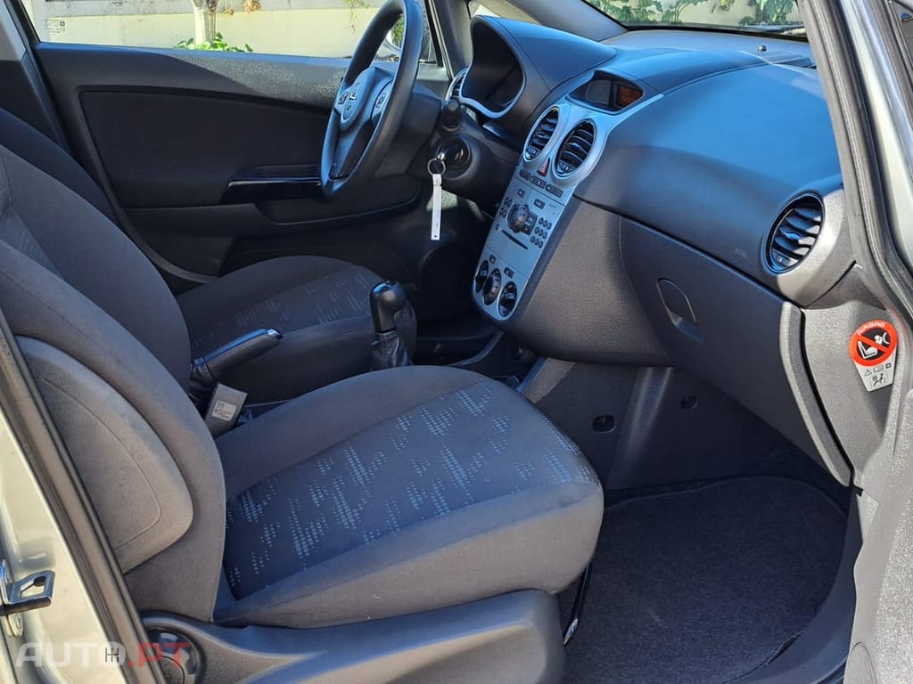 Opel Corsa 1.2 Enjoy