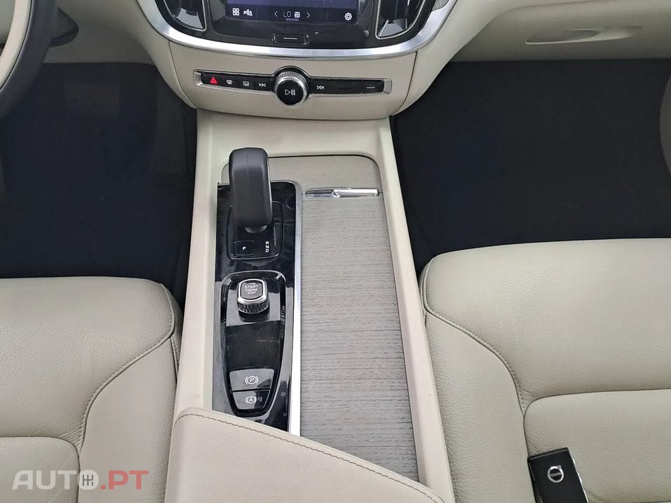 Volvo V60 2.0 B4 Core Auto