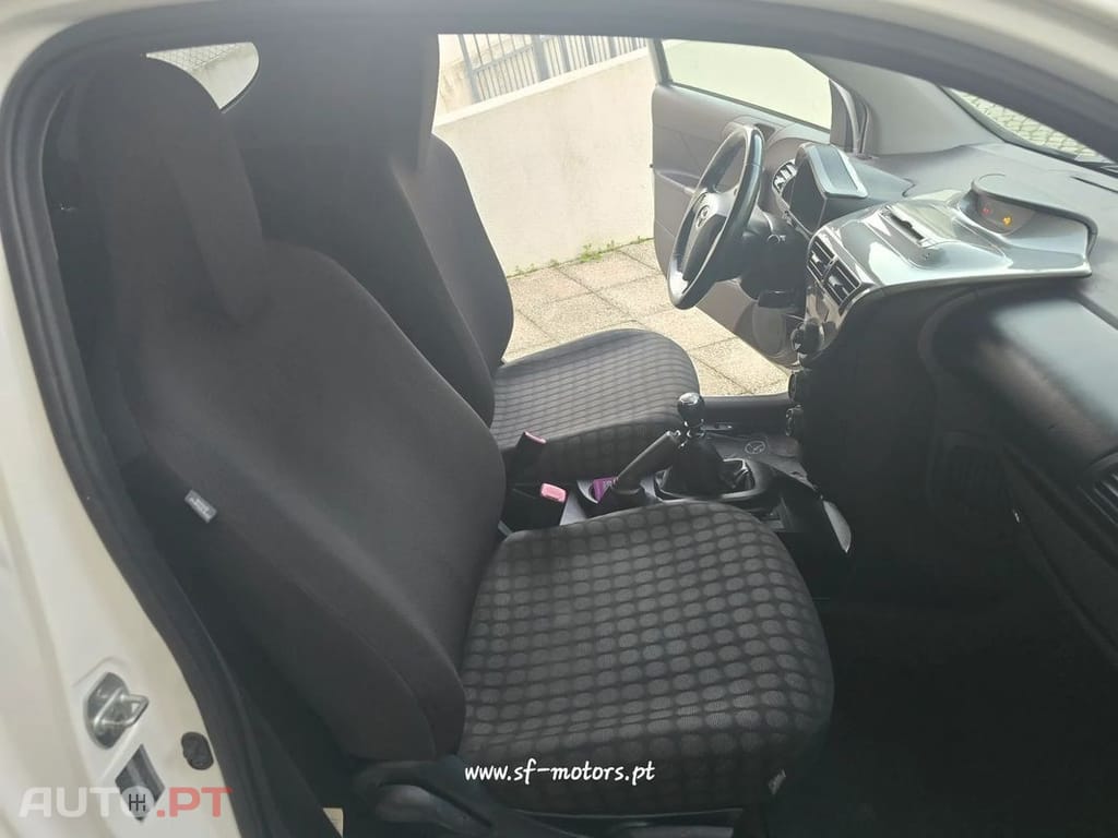 Toyota iQ 1.0 VVT-i 2 EP