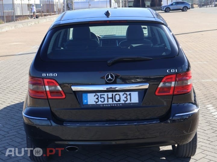 Mercedes-Benz B 180 CDi — fotografia 5