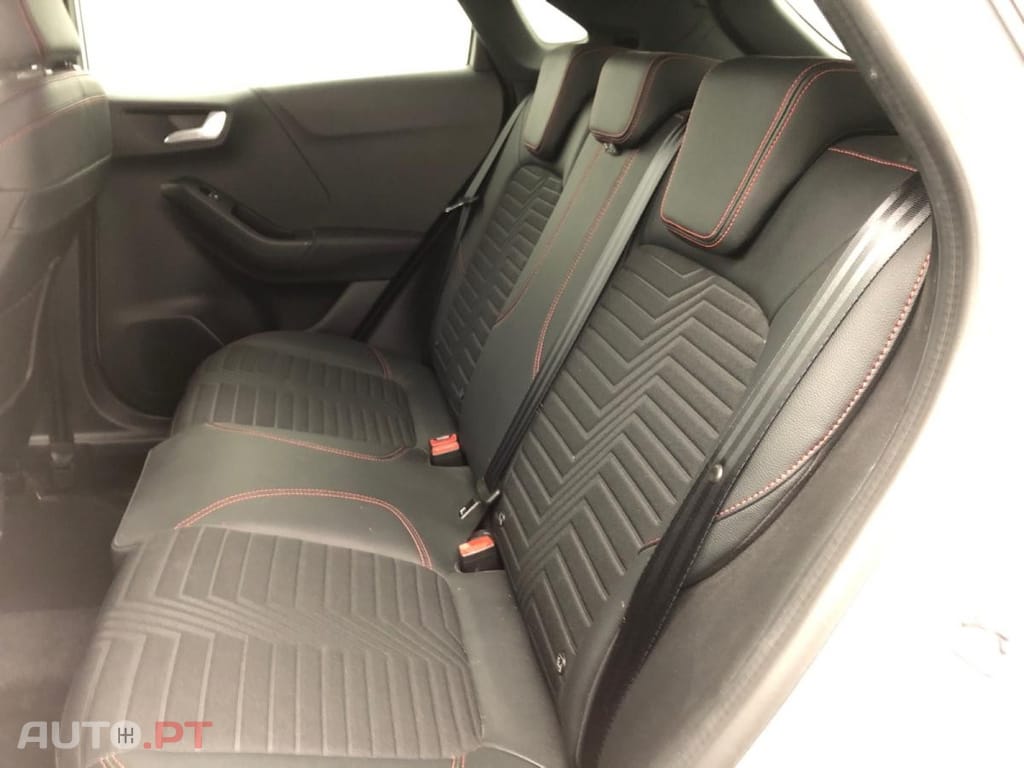 Ford Puma 1.0 EcoBoost mHEV ST-Line