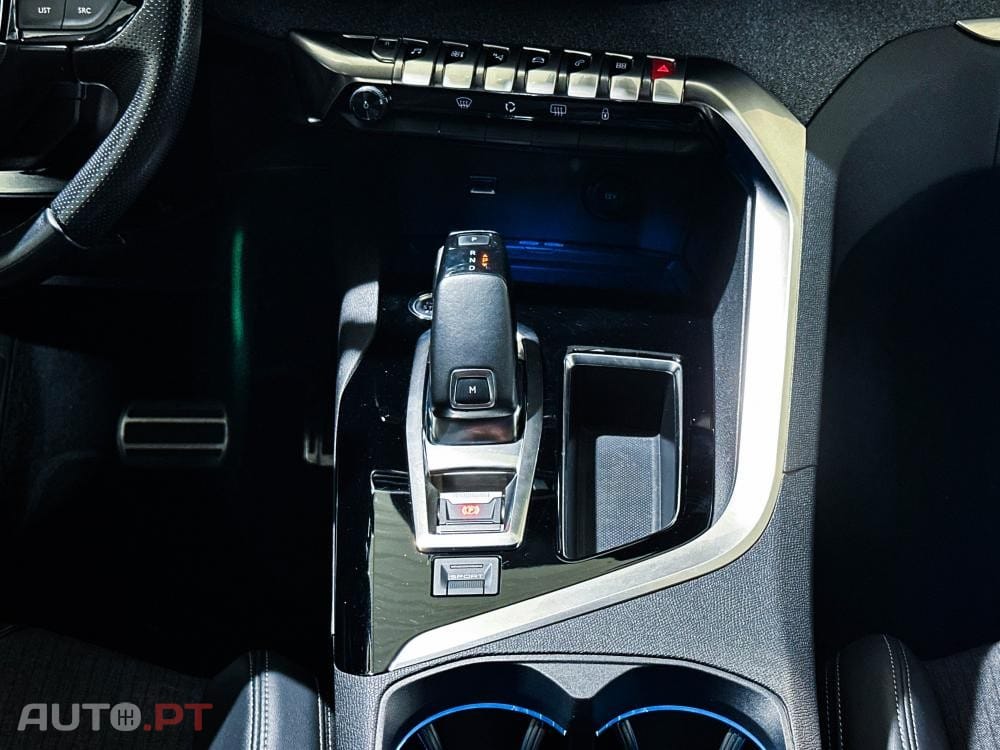 Peugeot 3008 1.6 PureTech GT EAT8