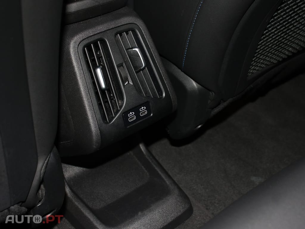 BMW iX1 xDrive30 Pack Desportivo M