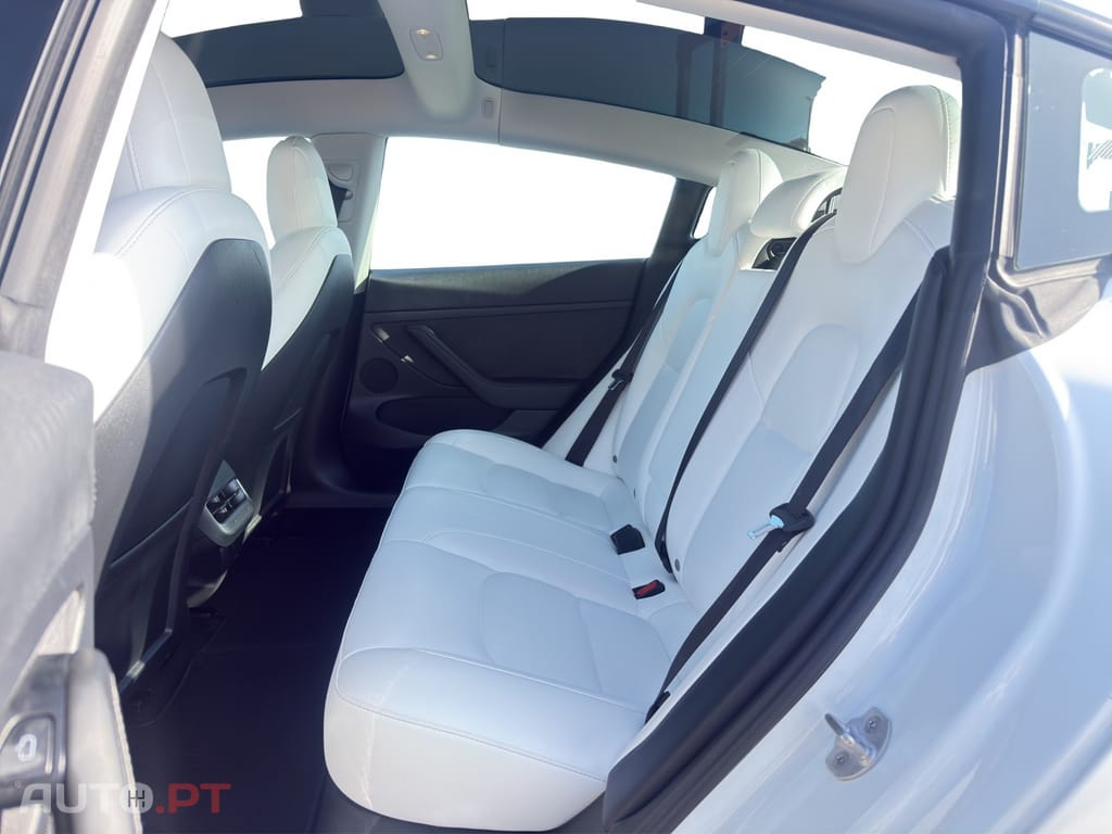 Tesla Model 3 Standard Range Plus RWD