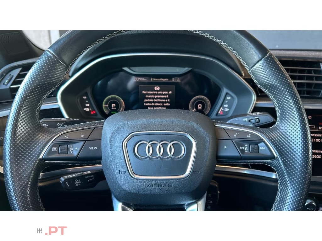 Audi Q3 45 TFSIe S line