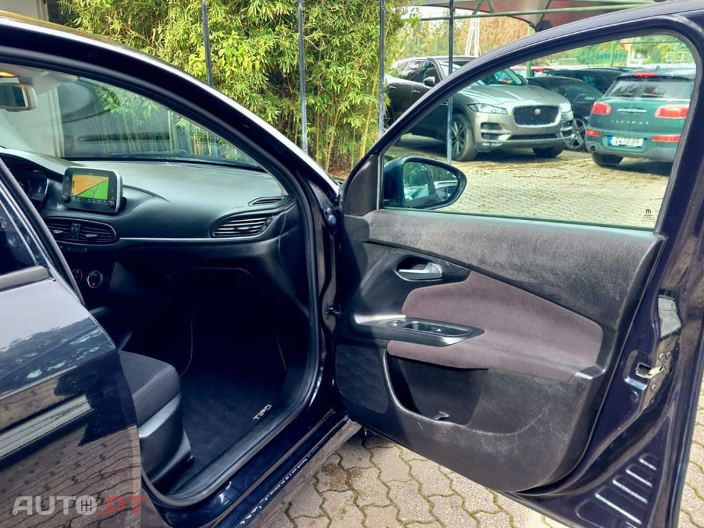 Fiat Tipo 1.3 M-Jet Lounge Tech J17