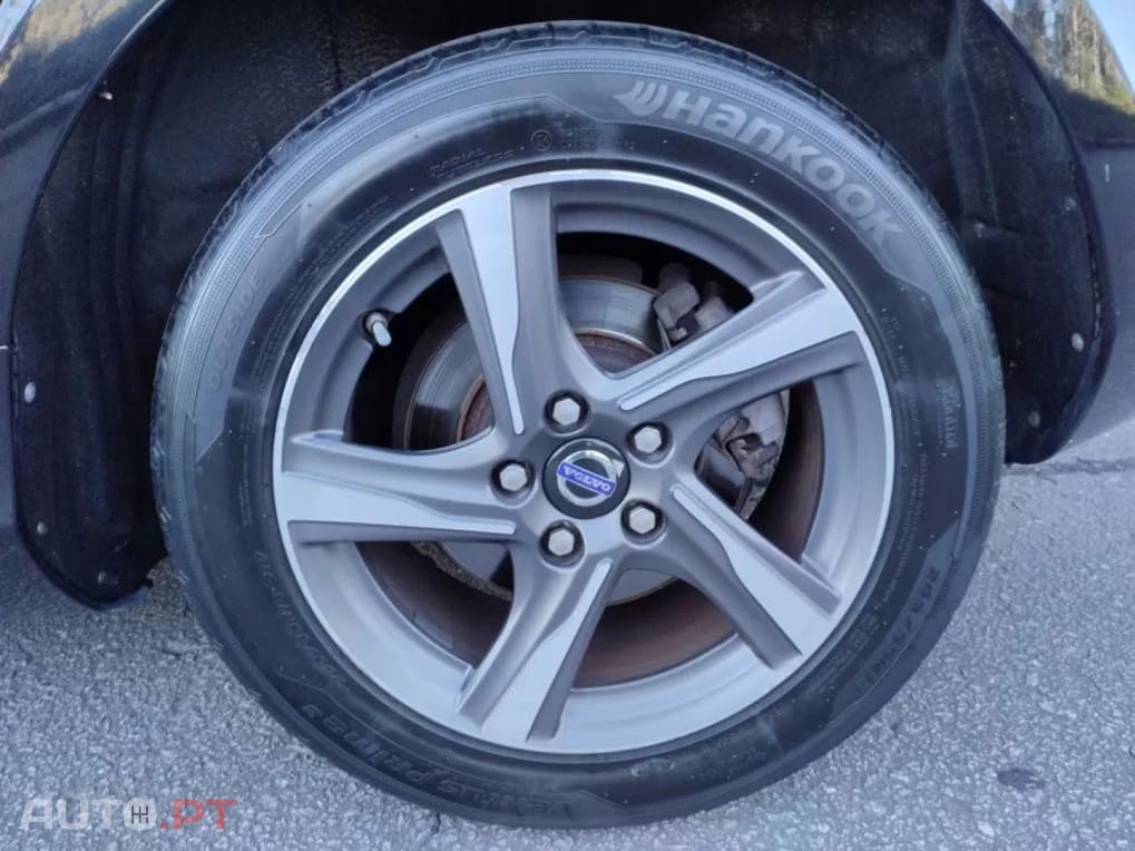 Volvo V40 2.0 D4 R-Design Summum