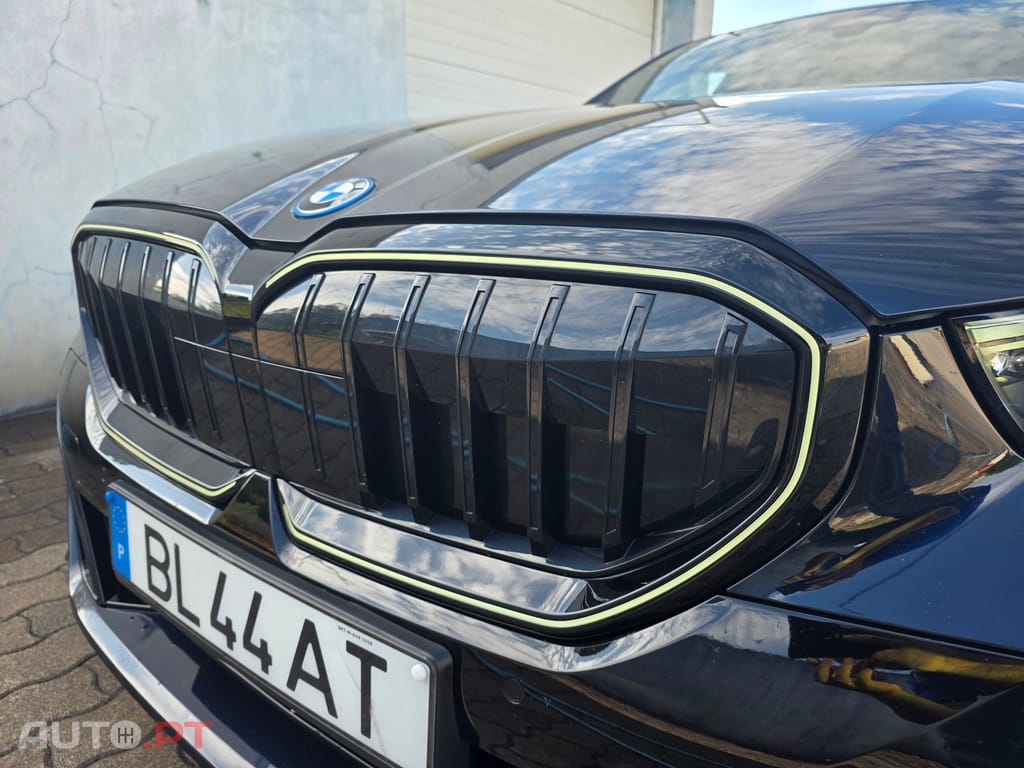 BMW 530 e Pack Desportivo M Pro