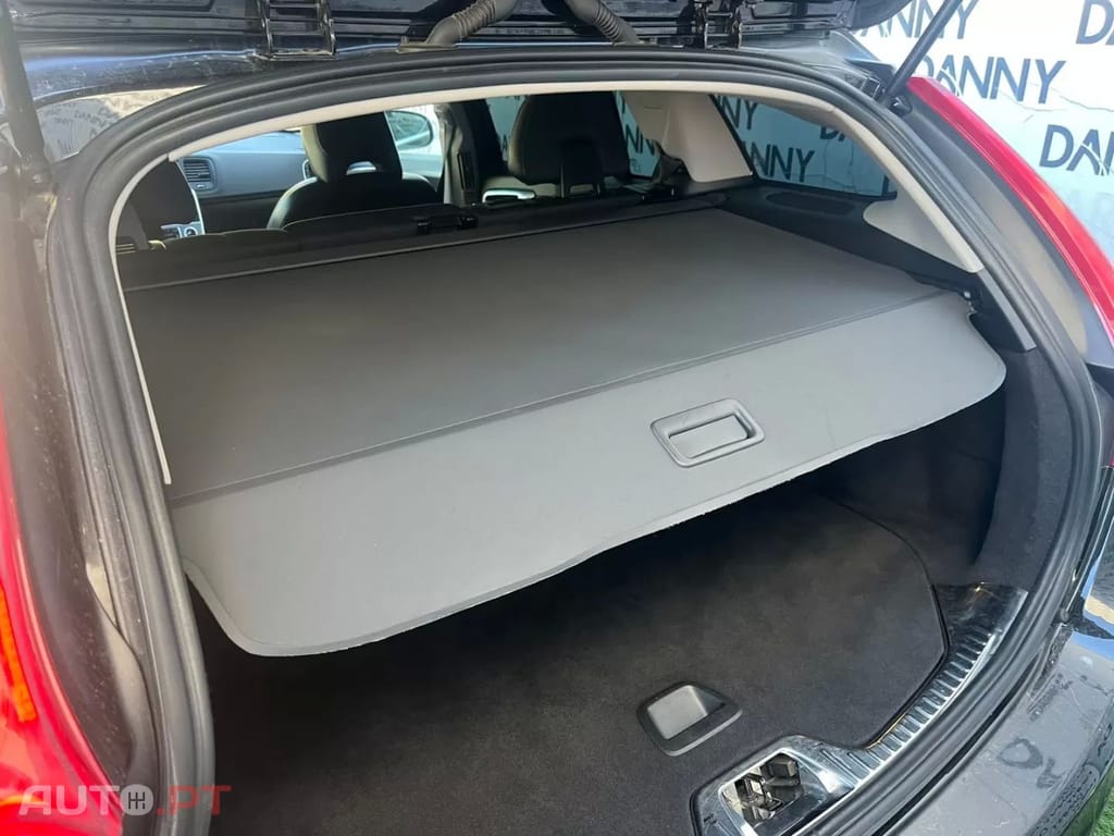 Volvo V60 2.0 D2 R-Design