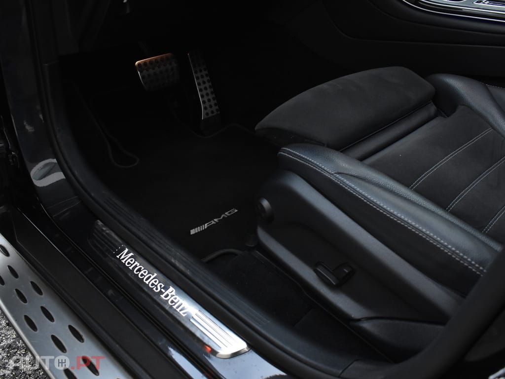 Mercedes-Benz GLC 300 e Coupe 4Matic 9G-TRONIC AMG Line