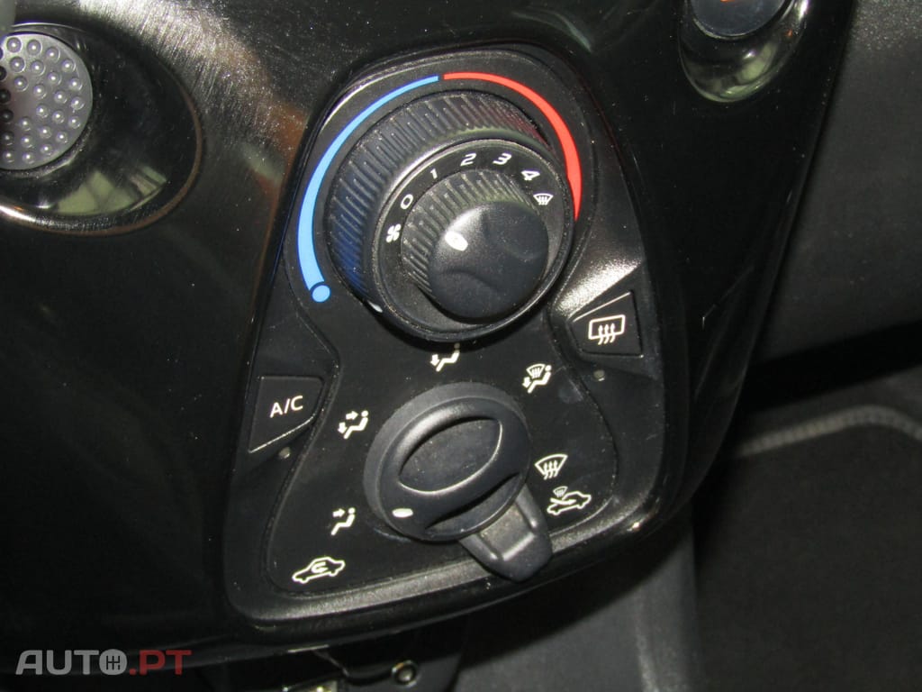 Peugeot 108 1.0 VTi Style