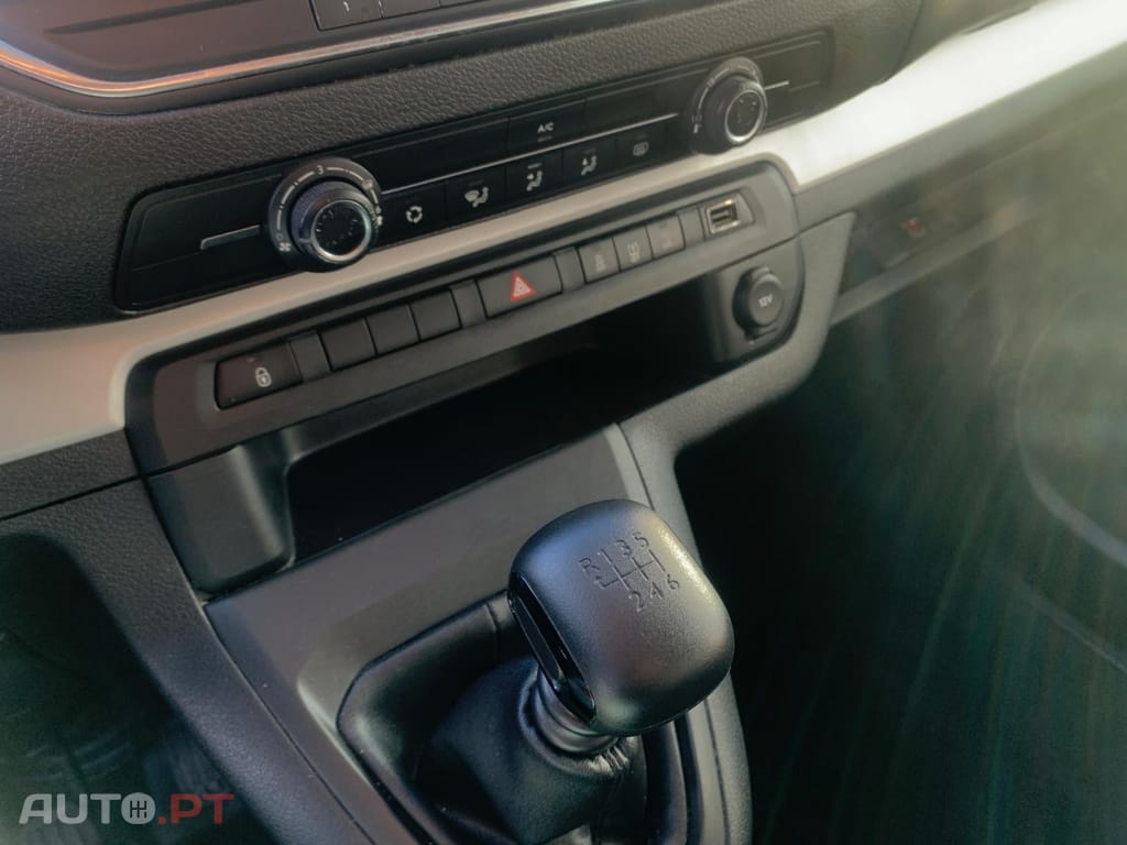 Toyota Proace 1.5 D-4D L1 Porta Traseira Basculante