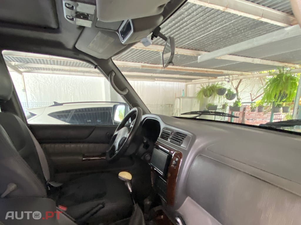 Nissan Patrol 2.8 td gr se (y61)