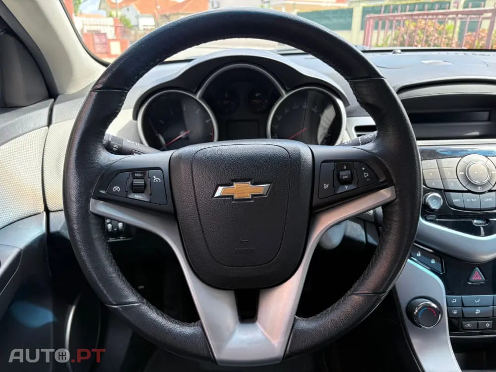 Chevrolet Cruze 1.6 LS