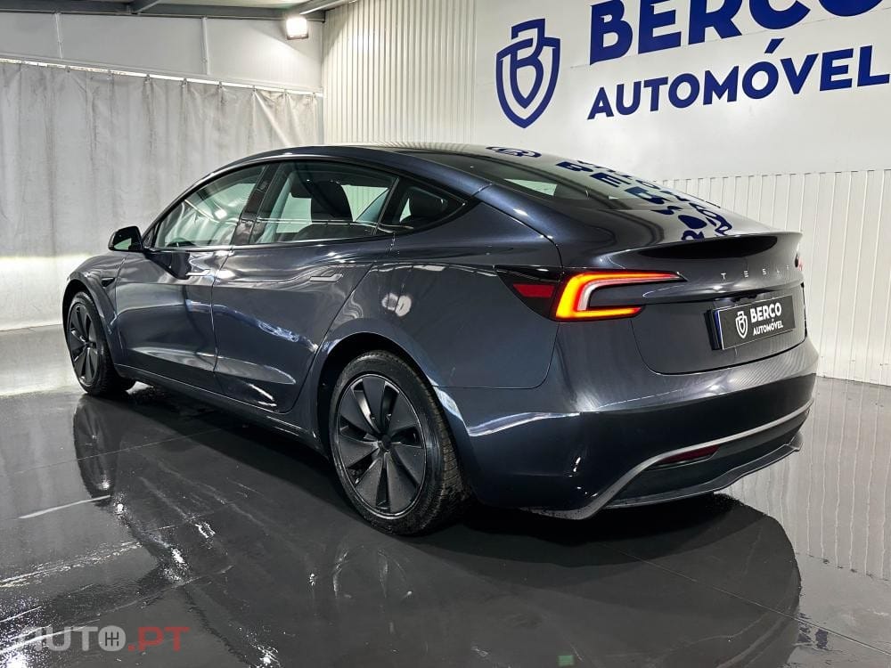 Tesla Model 3 Standard Range Plus RWD