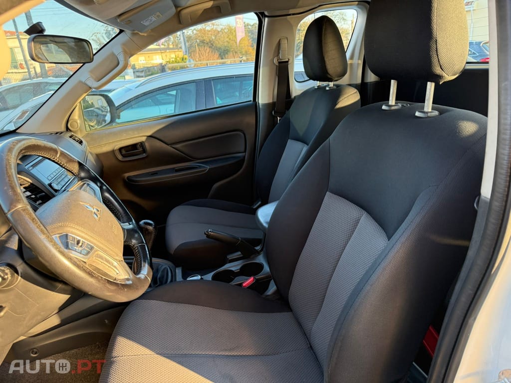 Mitsubishi L200 2.3 DI-D Club Invite Strakar Look 4WD