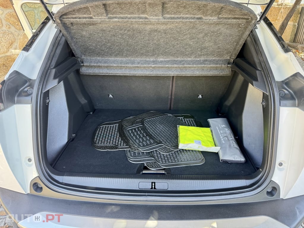Peugeot 2008 1.5 BlueHDi Allure Pack