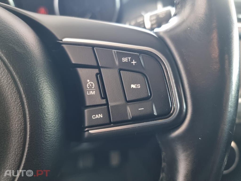 Jaguar E-Pace 2.0 i4D R-Dynamic S