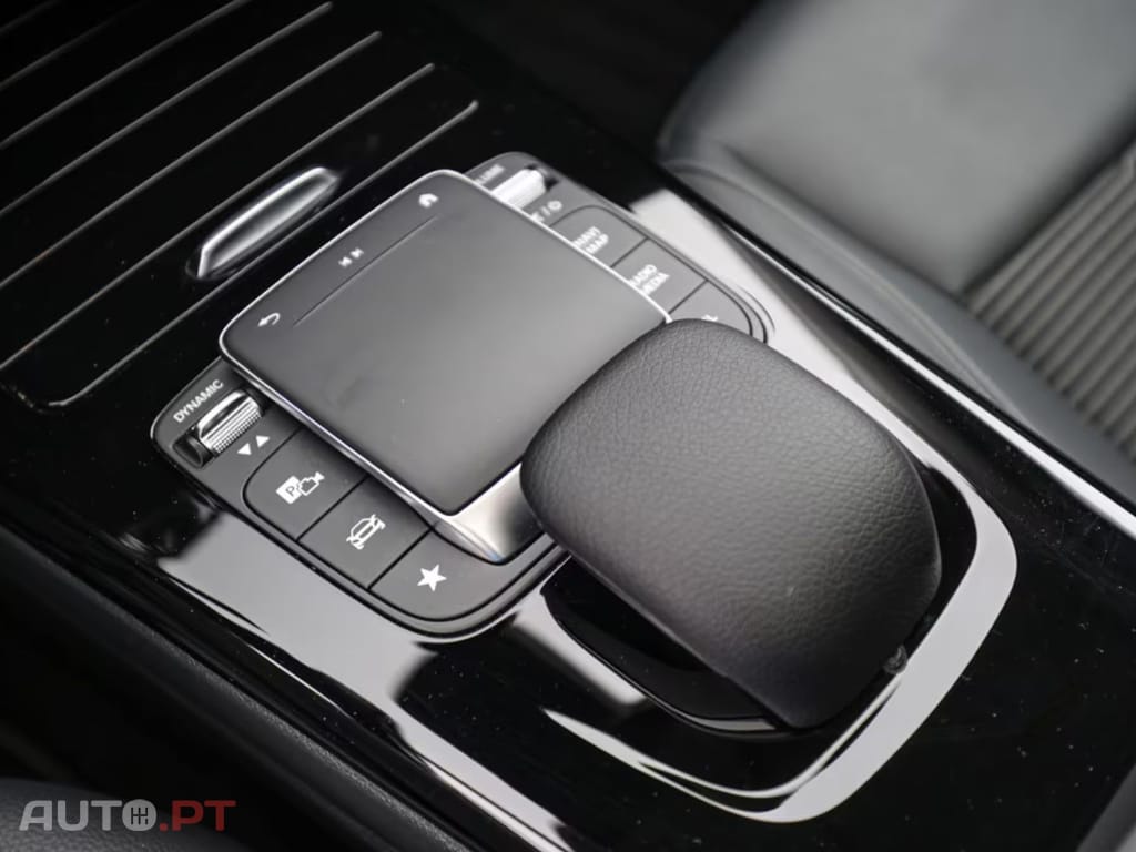 Mercedes-Benz A 250 I.V.A DEDUTIVEL 