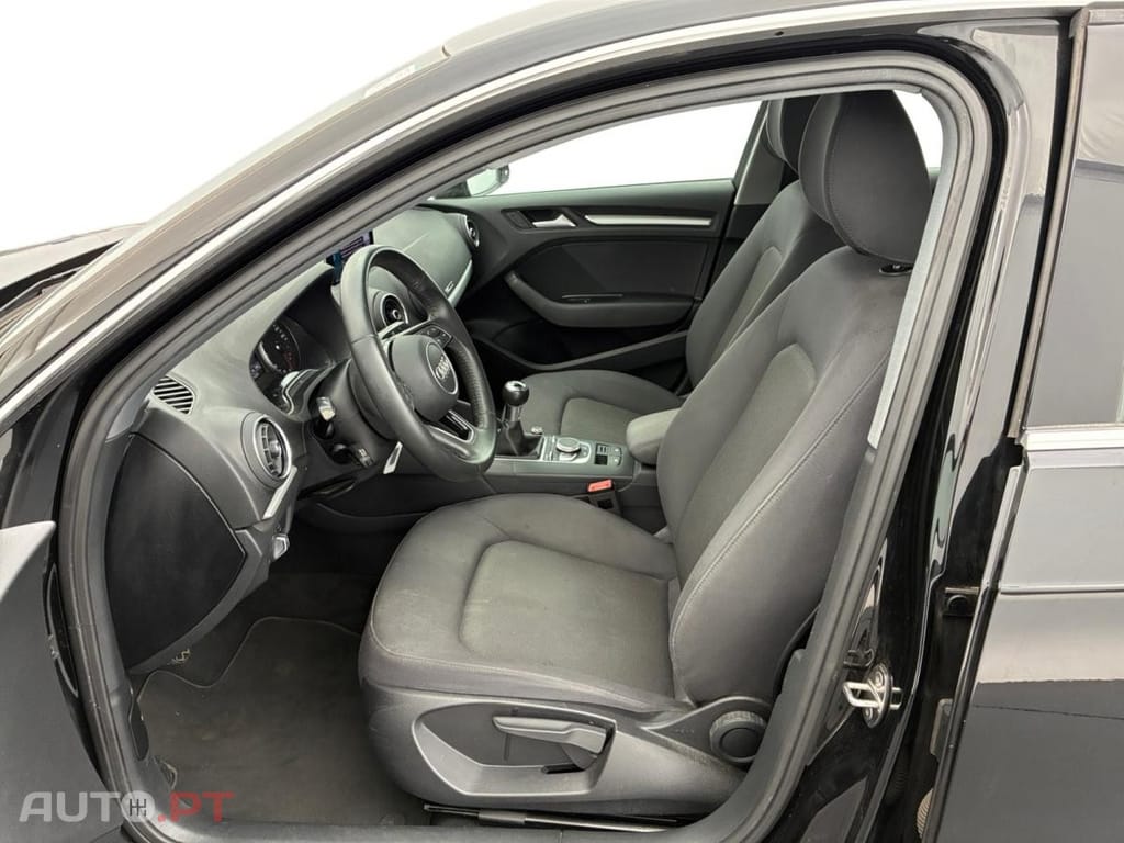 Audi A3 Sportback 30 TFSI S-line